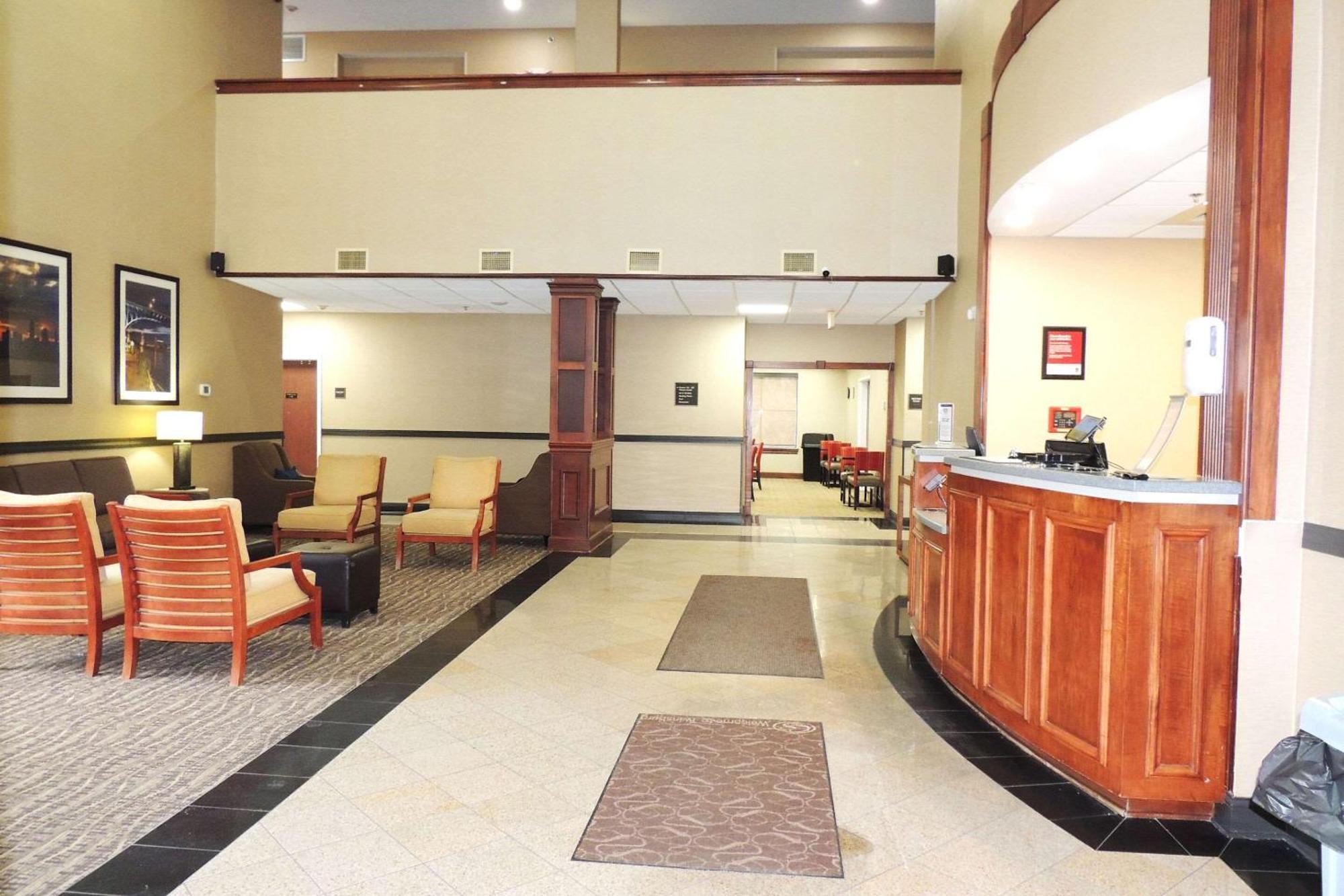Comfort Suites Twinsburg Exterior photo